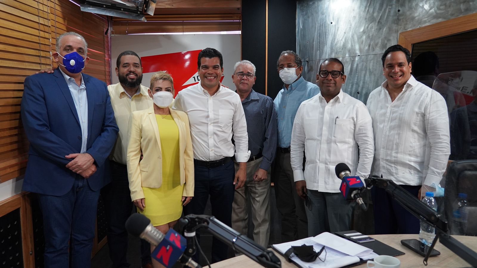 Director de INAPA, Wellington Arnaud, asegura playa de Boca Chica está apta para bañarse