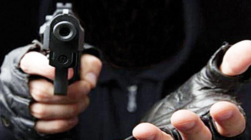 Atracadores hieren de bala padre e hija de 6 años en medio de un asalto en Higüey