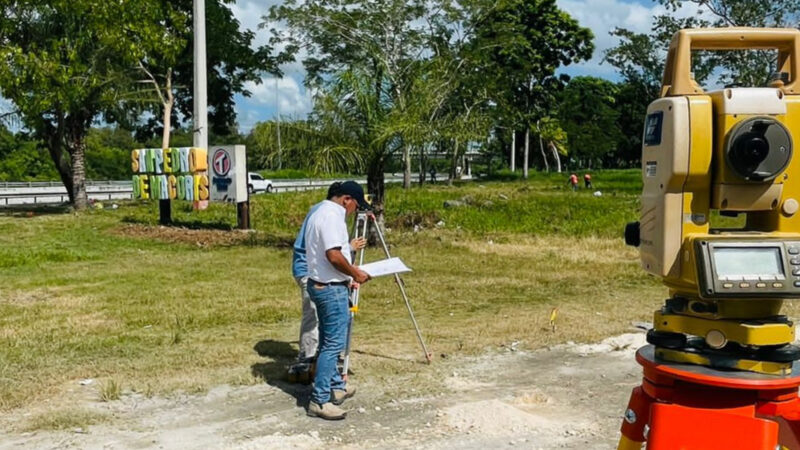 Alcaldía de SPM inicia trabajos entrada San Pedro-Santo Domingo