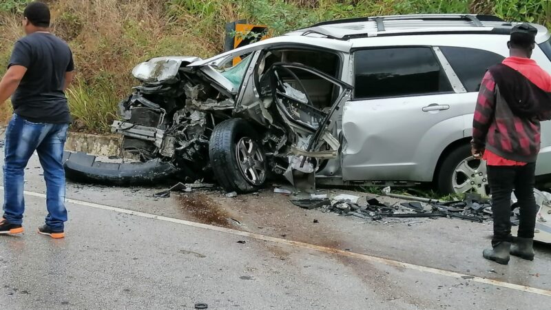 Fuerte accidente de tránsito deja varios heridos de gravedad en carretera Uvero Alto-Miches