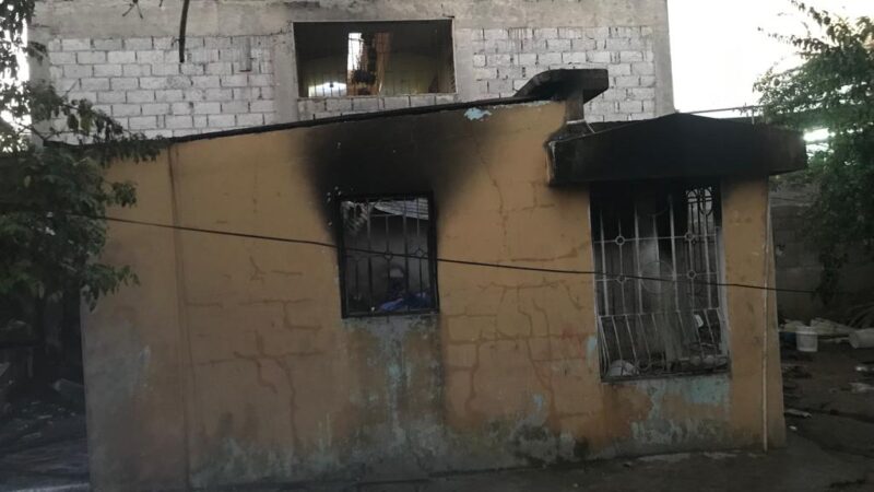 (VIDEO) Tres hermanos mueren calcinados al incendiarse su vivienda en Higüey