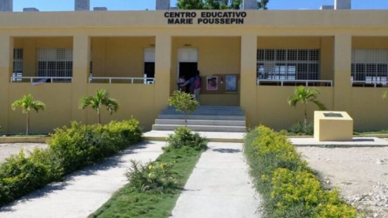 Estudiante agredida por maestra había sido expulsada de otra escuela por conducta violenta