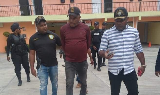 Dictan tres meses de prisión preventiva a hombre retuvo mujer en motel bajo amenazas en San Cristóbal