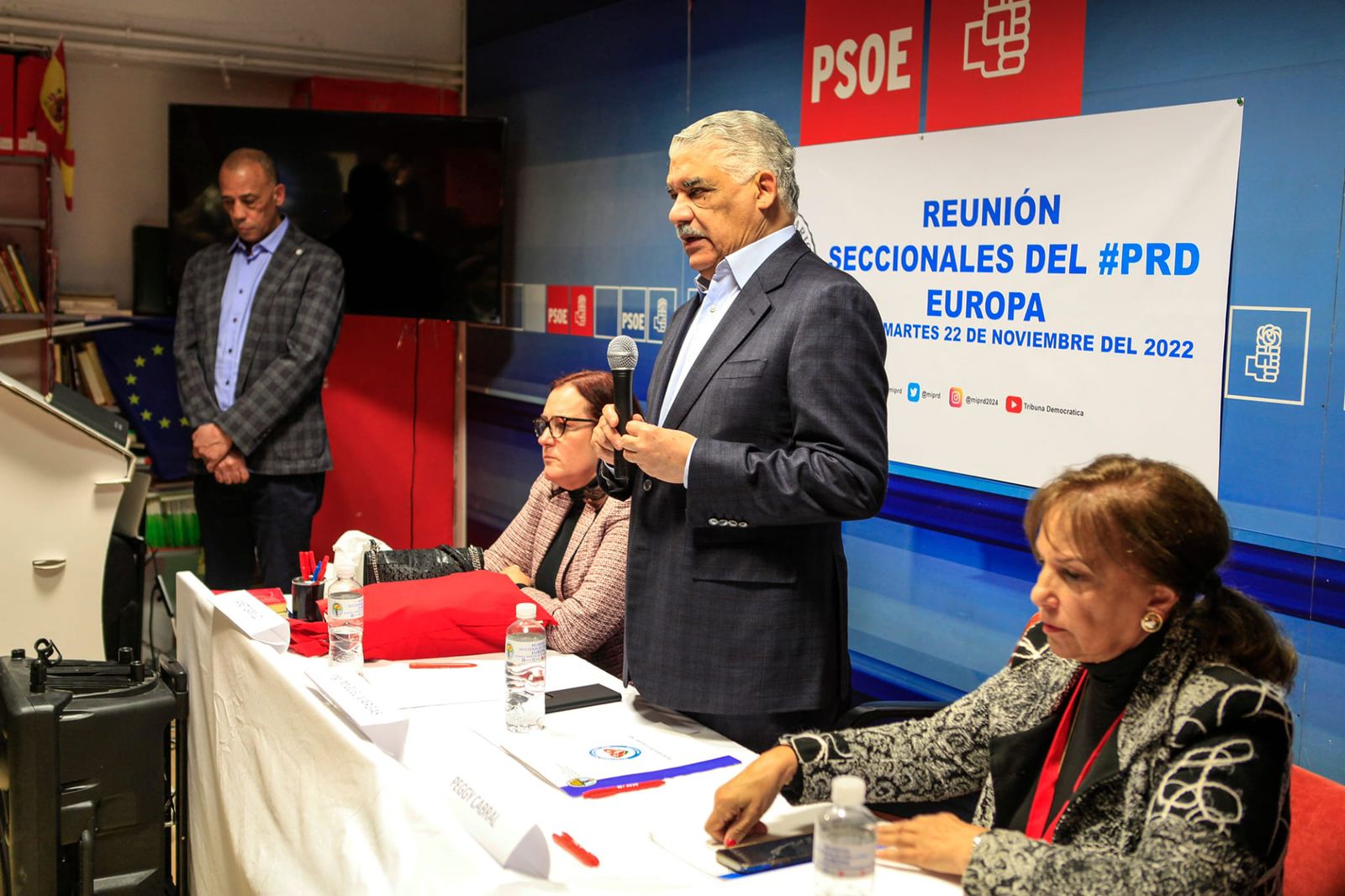 MVM recibe apoyo de seccionales PRD en Europa como precandidato presidencial