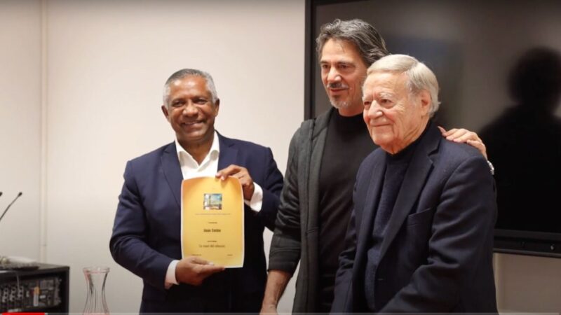 Dominicano Juan Colón, primer latinoamericano en recibir premio internacional de poesía en Milán