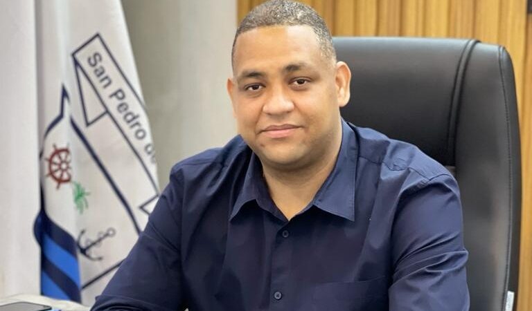 Alcalde Rafa Ortiz resalta papel de los jóvenes en la transformación del país