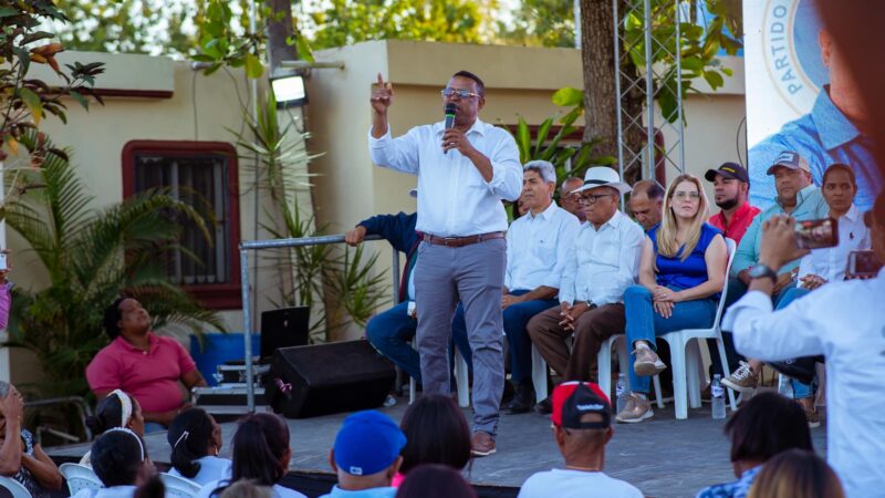 El líder político Ricardo Rondón lanzó su precandidatura a sindico por Mata Palacio